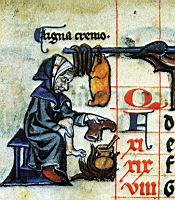 Homme ou femme se chauffant les pieds au feu